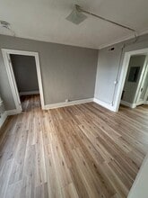 805 W 4th St in Waterloo, IA - Building Photo - Building Photo