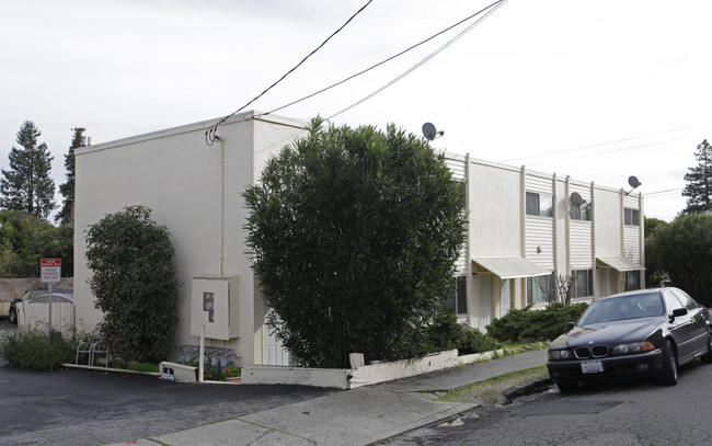 200 Walnut St in Petaluma, CA - Building Photo - Building Photo