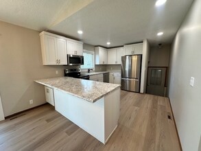 101 Ave A E in Lake Park, IA - Building Photo - Building Photo