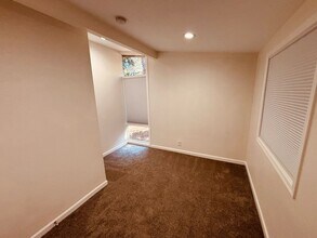 19811 White Cloud Cir in West Linn, OR - Building Photo - Building Photo