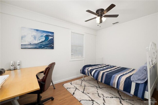 11 Barnes St in Mission, TX - Building Photo - Building Photo