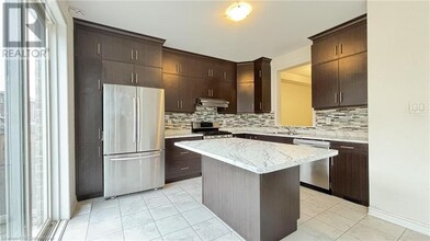 1462 Farmstead Dr in Milton, ON - Building Photo - Building Photo