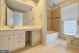 1 Beacon Hill Way in Gaithersburg, MD - Building Photo