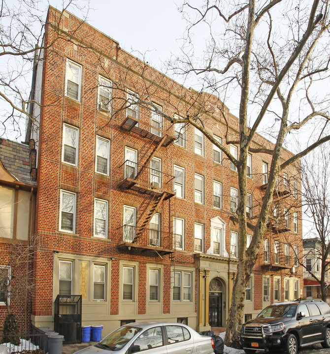 2325 Foster Avenue in Brooklyn, NY - Foto de edificio