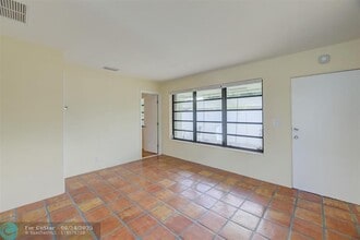 805 NE 40th St in Oakland Park, FL - Building Photo - Building Photo