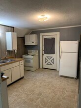 452 N Franklin St, Unit Upper in Mondovi, WI - Building Photo - Building Photo