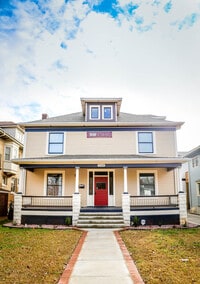 1046 E Walnut St, Unit A