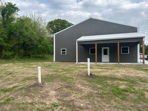 3398 Appleyard Rd in Wamego, KS - Building Photo - Building Photo