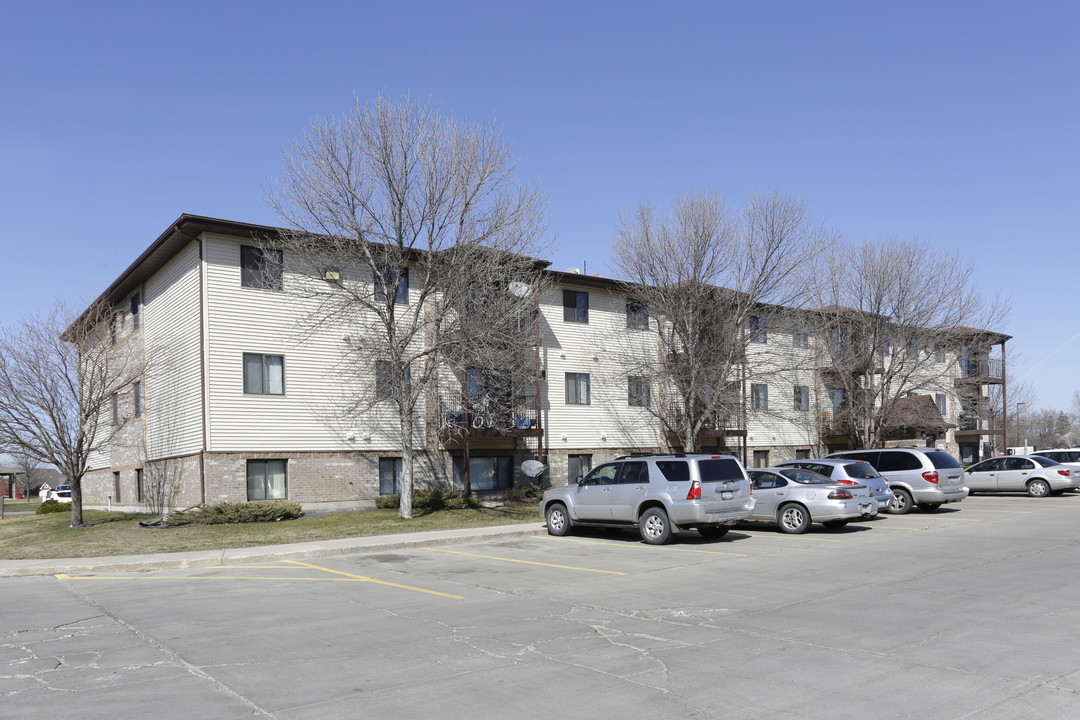 Prairie Park in West Fargo, ND - Building Photo