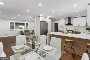 6 Ryan Rd in Cranbury, NJ - Building Photo