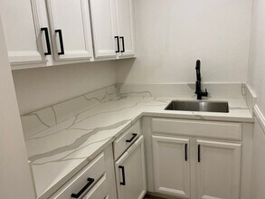 327 Laurel St in San Diego, CA - Building Photo - Building Photo