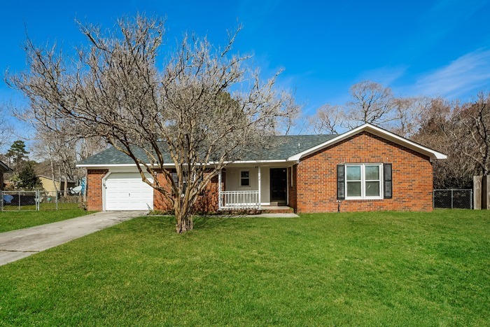 102 Totem Ct in Summerville, SC - Building Photo