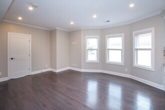 43 Cypress St in Watertown, MA - Building Photo - Building Photo