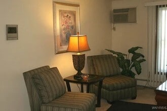 4 Peppertree Dr in Amherst, NY - Building Photo - Building Photo