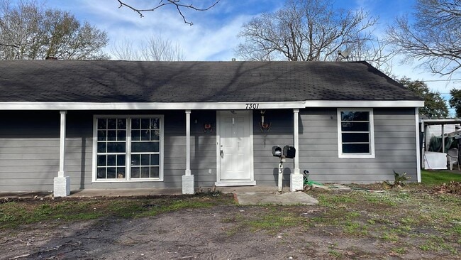 7301 Brockley Ln in Houston, TX - Building Photo - Building Photo