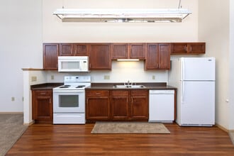 Gund Brewery Lofts in La crosse, WI - Foto de edificio - Interior Photo