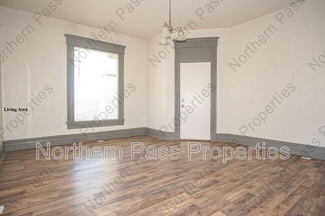 2111 Portland Ave in El Paso, TX - Foto de edificio - Building Photo