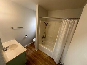 4604 Zuni Rd SE in Albuquerque, NM - Building Photo - Building Photo