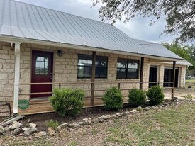 260 Hilltop Dr in Dripping Springs, TX - Building Photo