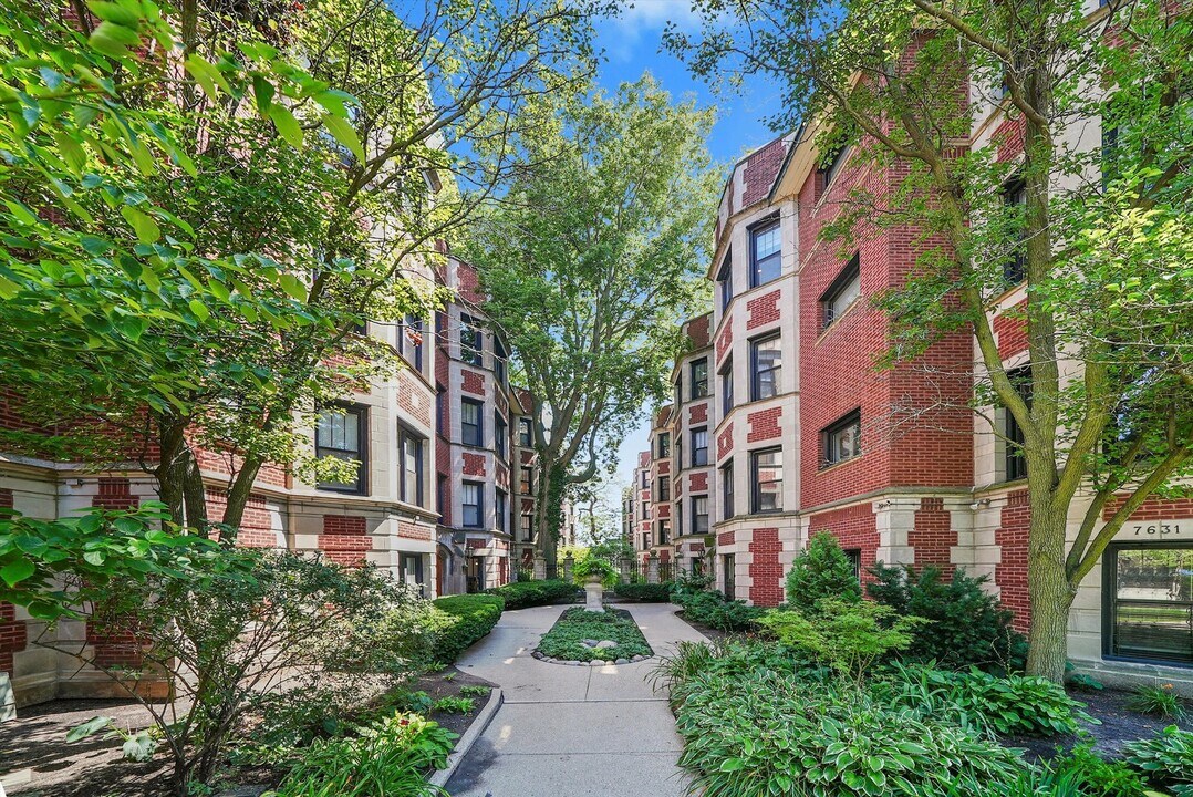 7639 N Eastlake Terrace in Chicago, IL - Building Photo