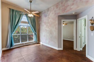 5718 McCarty Ln in Austin, TX - Building Photo - Building Photo