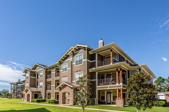 Riverside at Rockwater in North Little Rock, AR - Building Photo - Building Photo