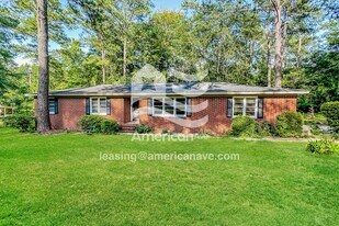 5434 Lake Dr in Macon, GA - Building Photo