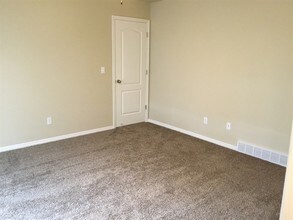 865 Southhampton Dr in North Salt Lake, UT - Building Photo - Building Photo