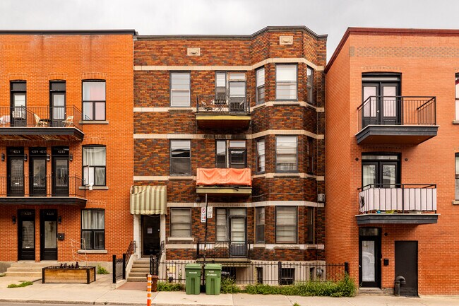 4209 Saint-Urbain Rue in Montréal, QC - Building Photo - Primary Photo