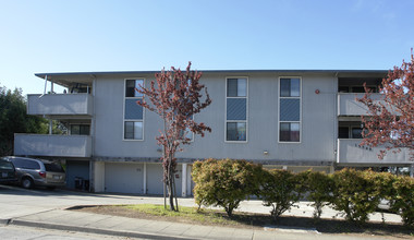 15545 Liberty St in San Leandro, CA - Building Photo - Building Photo