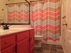 205 Venetia Way in Oceanside, CA - Building Photo - Building Photo