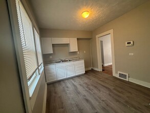 12109 Revere Ave in Cleveland, OH - Building Photo - Building Photo