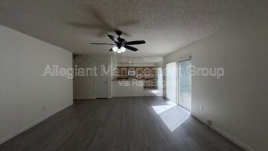 330 Prairie Dune Way in Orlando, FL - Building Photo - Building Photo