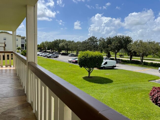 27 Mansfield A in Boca Raton, FL - Foto de edificio - Building Photo