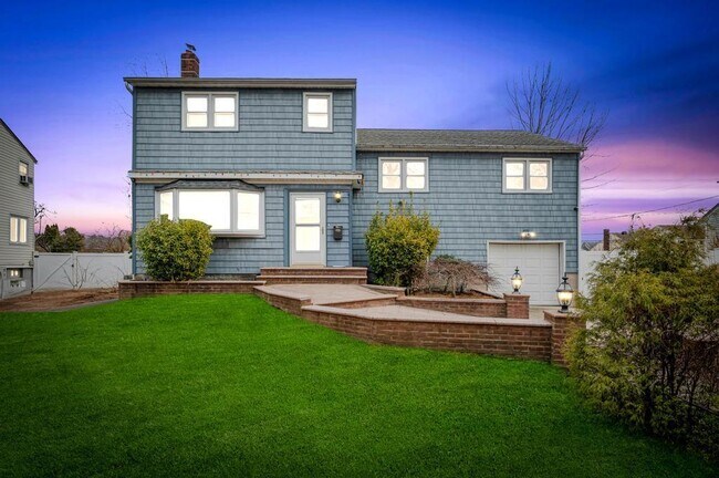property at 11 Gardenia Ln