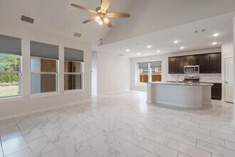 8215 Prairie Rye Dr in Lago Vista, TX - Building Photo - Building Photo