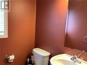 241 Serena Way in Ottawa, ON - Building Photo - Building Photo