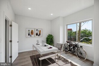 2212 N Marshall St in Philadelphia, PA - Building Photo - Building Photo