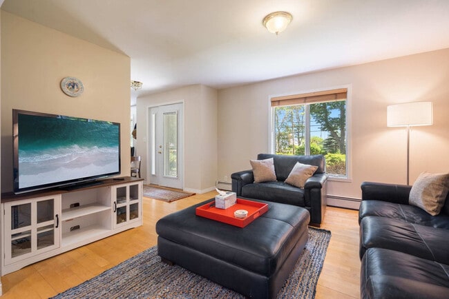 property at 28 Shoals View Dr