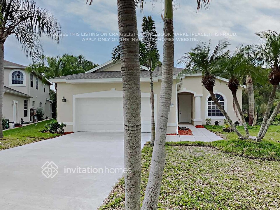 805 Suntree Woods Dr in Melbourne, FL - Building Photo