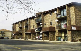 9712-9736 Nottingham Ave in Chicago Ridge, IL - Building Photo