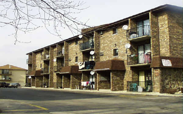 9712-9736 Nottingham Ave in Chicago Ridge, IL - Foto de edificio