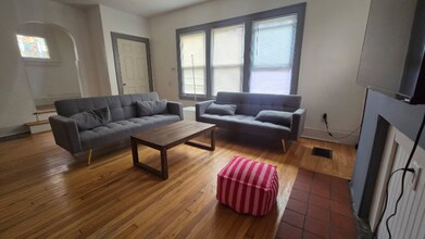 3960 3 Mile Dr in Detroit, MI - Building Photo - Building Photo