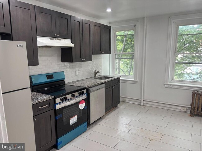 property at 4742 Richmond St