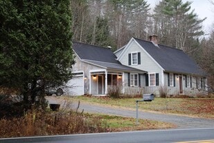 2613 NH-25A in Orford, NH - Building Photo