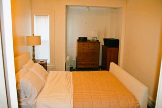 96 Highland St in Portsmouth, NH - Foto de edificio - Building Photo