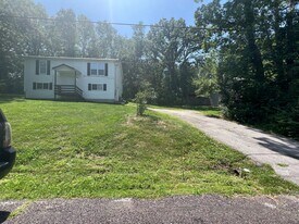 246 Baker St in Villa Ridge, MO - Building Photo