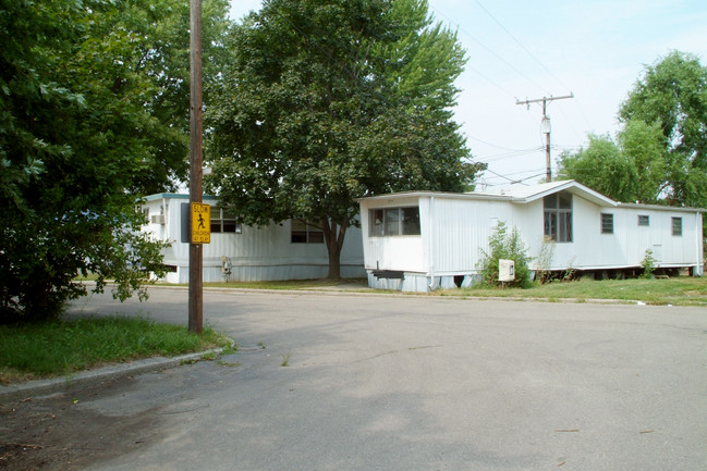 Americana Mobile Home Park in Flat Rock, MI - Building Photo - Building Photo