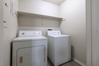 Belmont Park Townhomes in Tulsa, OK - Foto de edificio - Interior Photo