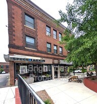2202 Hennepin Ave S in Minneapolis, MN - Building Photo